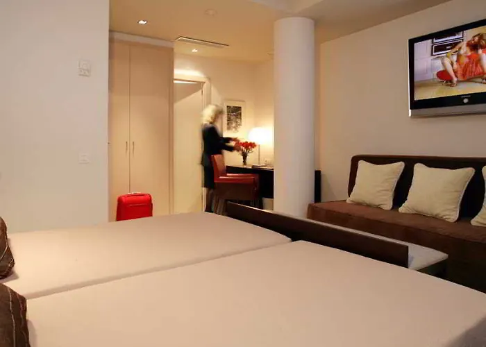 Park Hotell 3*